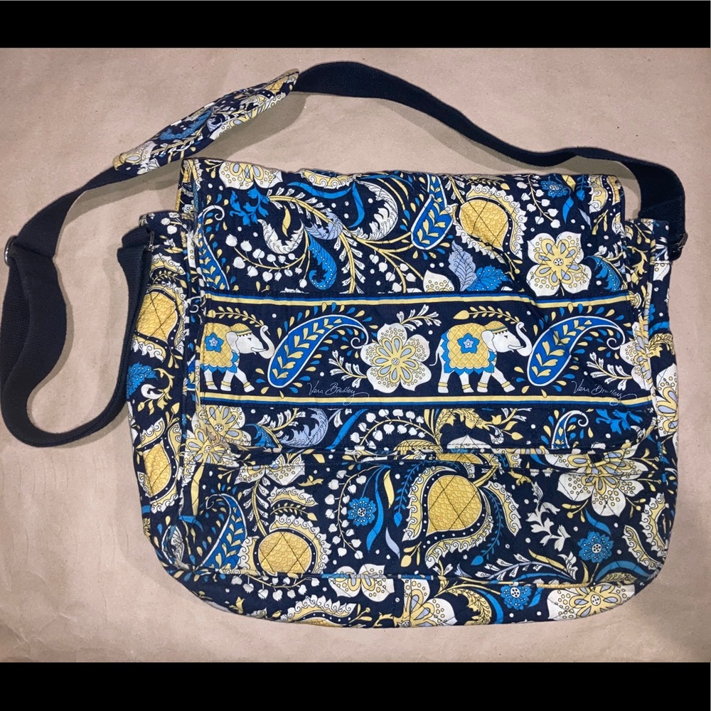 Clearance Vera Bradley Messenger Bag.